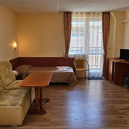 Caprice Family מלון